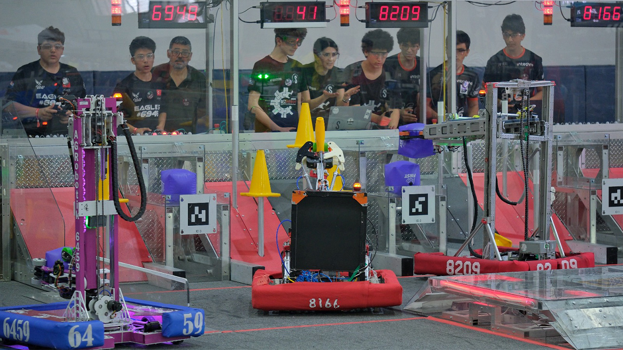 Robocube Off-Season 2023 Robot Yarışması, İstanbul’da gerçekleştirildi!